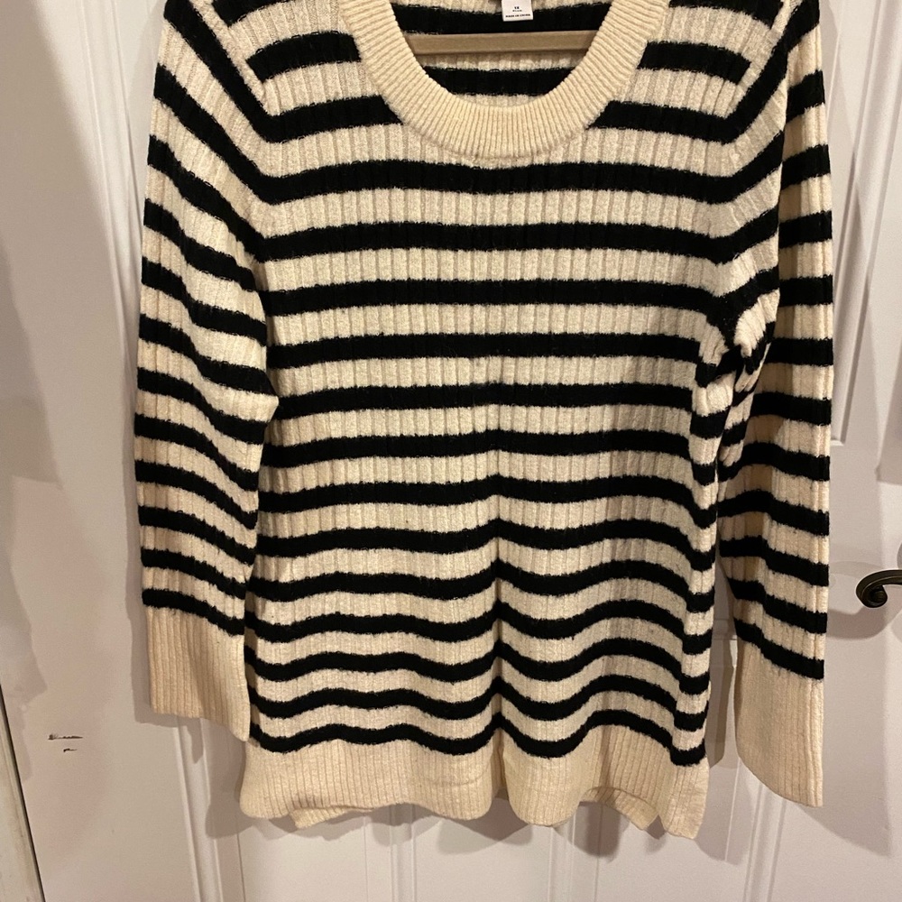 Old Navy Sweater